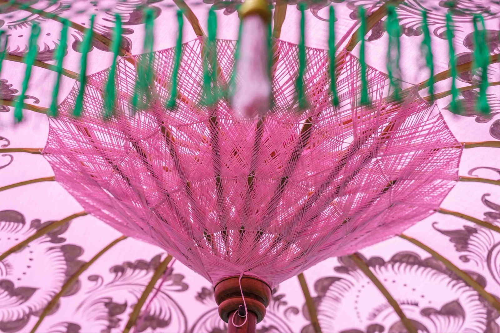 Imperial Rose Bali umbrella · Rose pink · jade-green tassel fringe