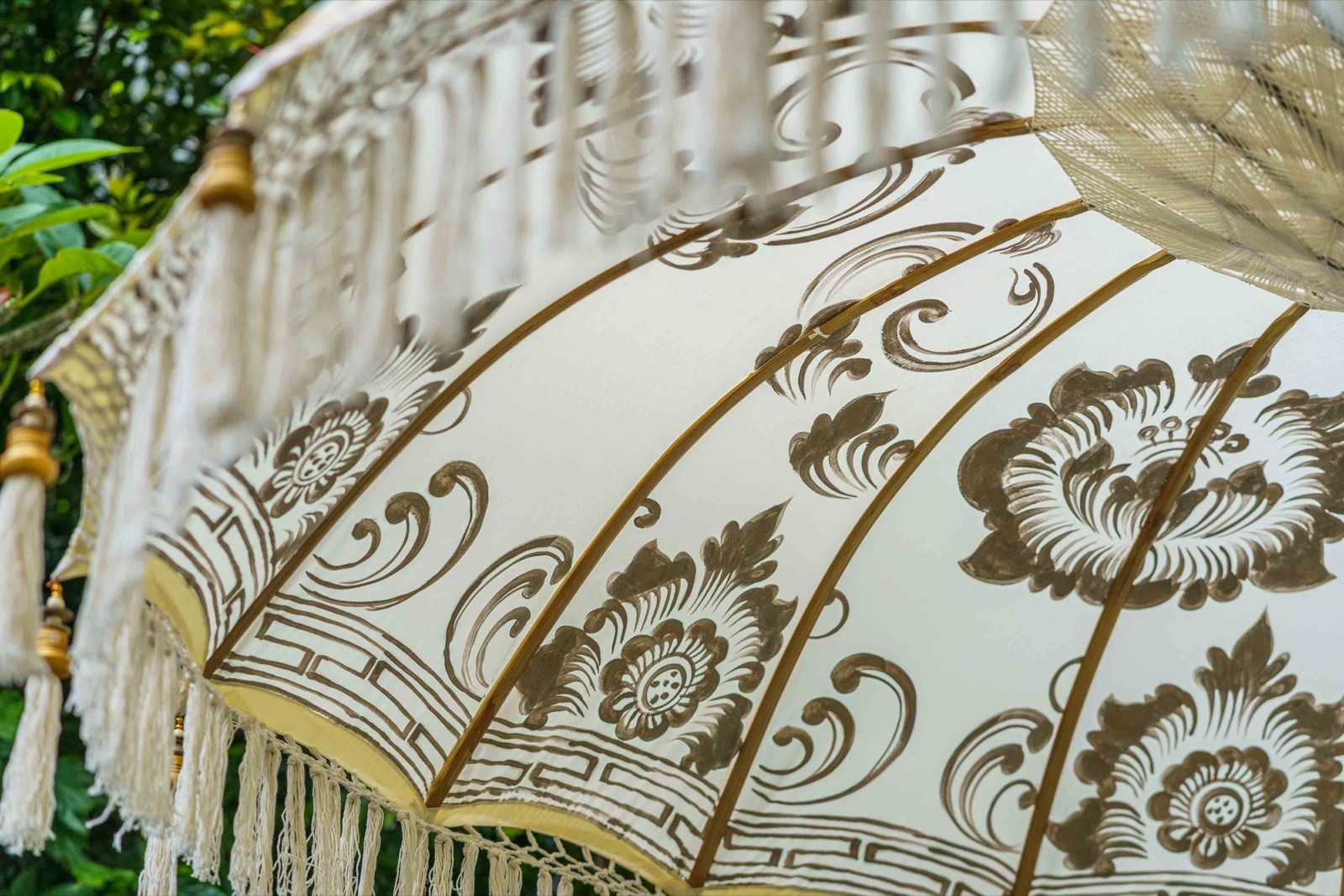 Golden Baroque Bali umbrella · Antique gold · baroque scrollwork
