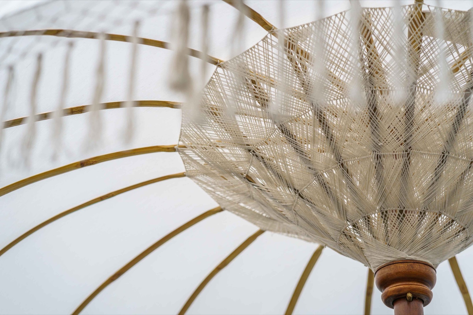 Classic White Bali umbrella · Pure white · macramé net fringe